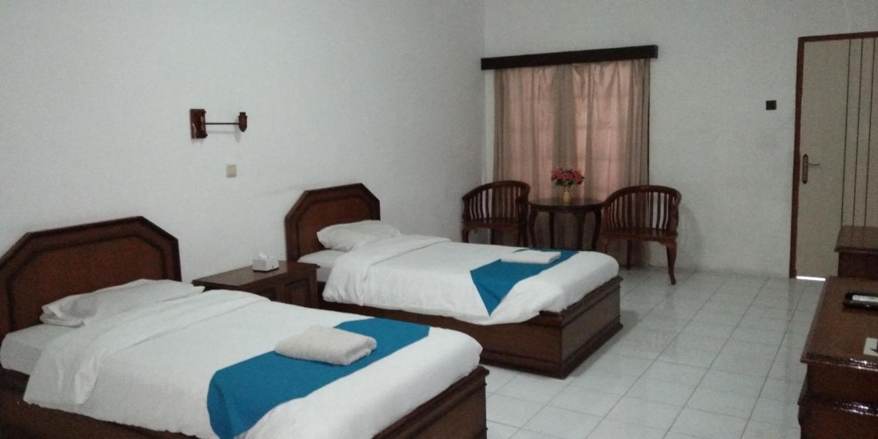 Hotel Sanashtri By Shm Bonorejo ภายนอก รูปภาพ